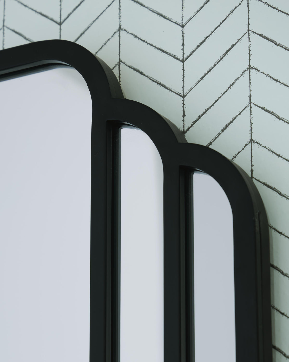 Antigone Floor Mirror - A8010434 - finish or detail (supplier image 5)
