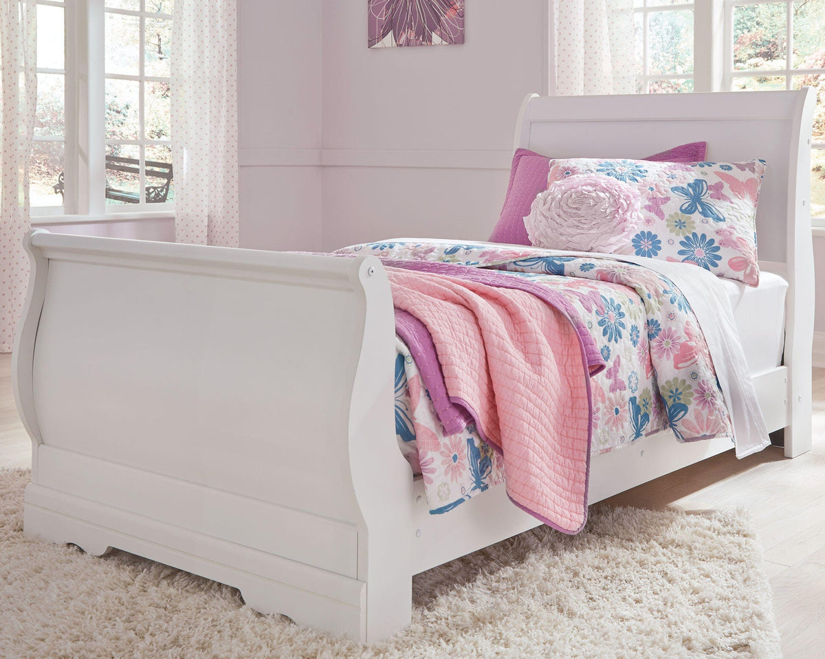 Anarasia Sleigh Bed