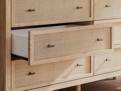 Cielden Dresser - B1199-231 - finish or detail (supplier image 10)