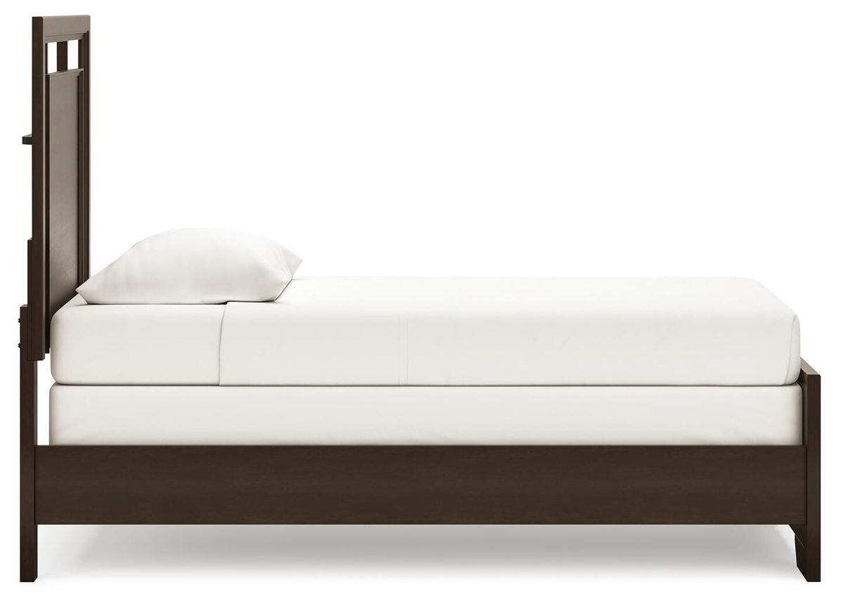 Covetown Bedroom Sets - B441B3 - product view or room setting; complete kit and included component views (supplier image 37)