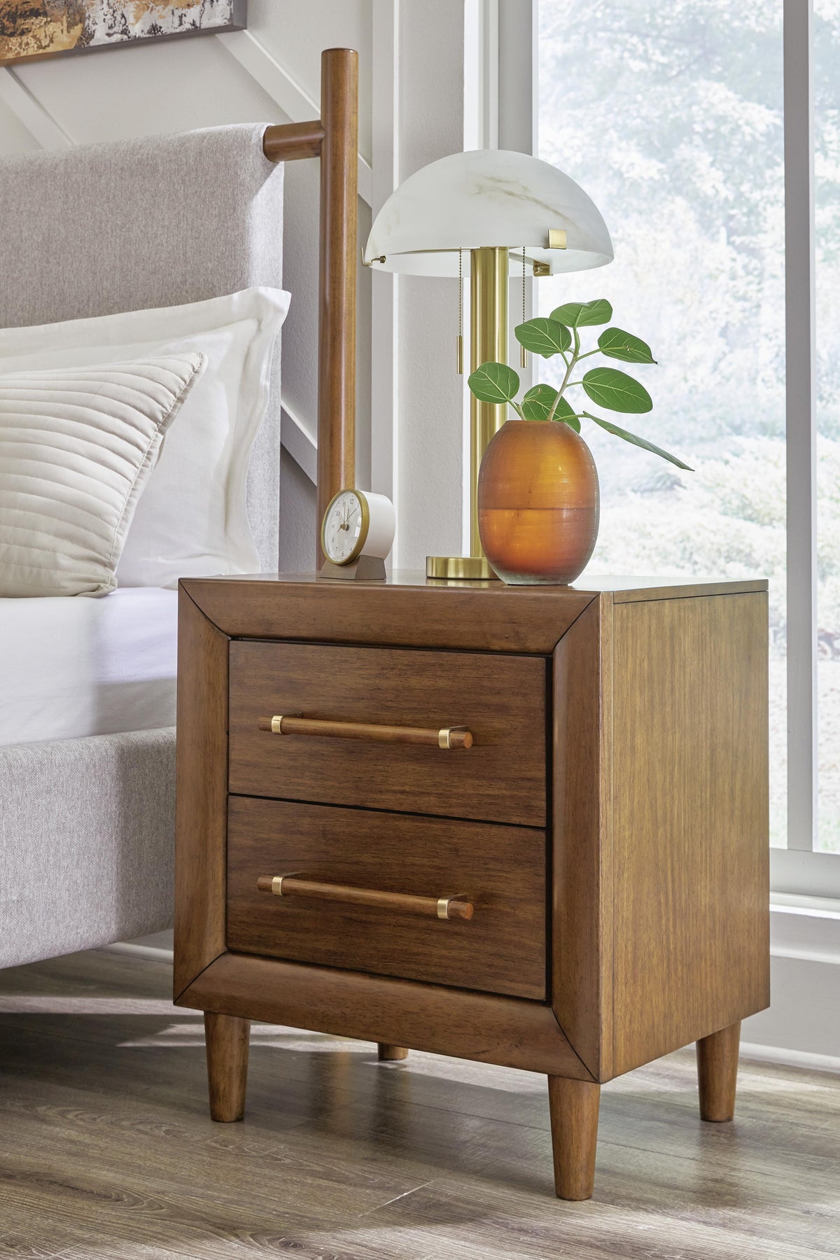 Lyncott Bedroom Sets - B615B12, B615B13, B615B14 - product view or room setting; complete kit and included component views (supplier image 44)