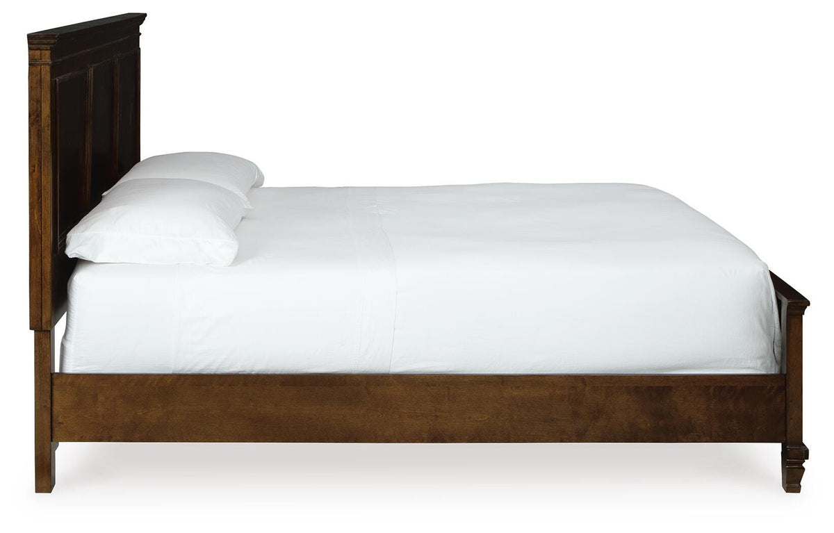 Danabrin Panel Bed