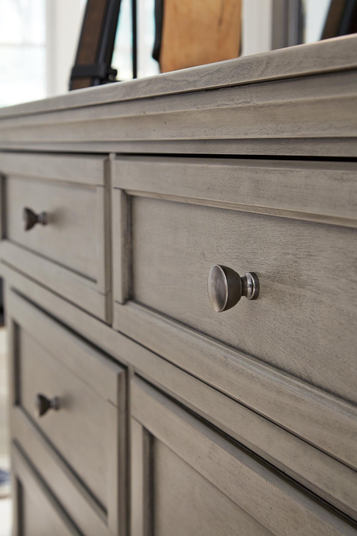 Lettner Dresser - B733-31 - finish or detail (supplier image 5)