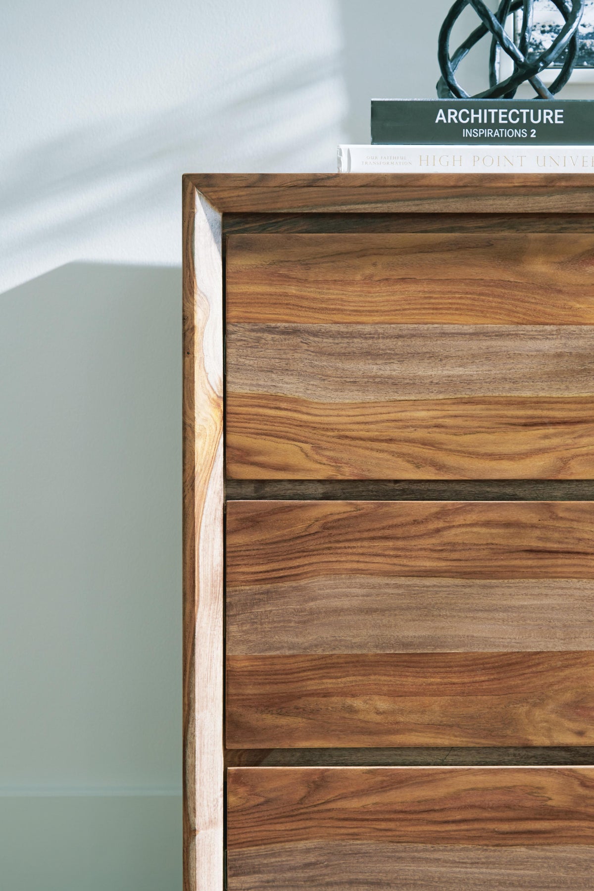 Dressonni Dresser and Mirror - B790B1 - finish or detail (supplier image 4)