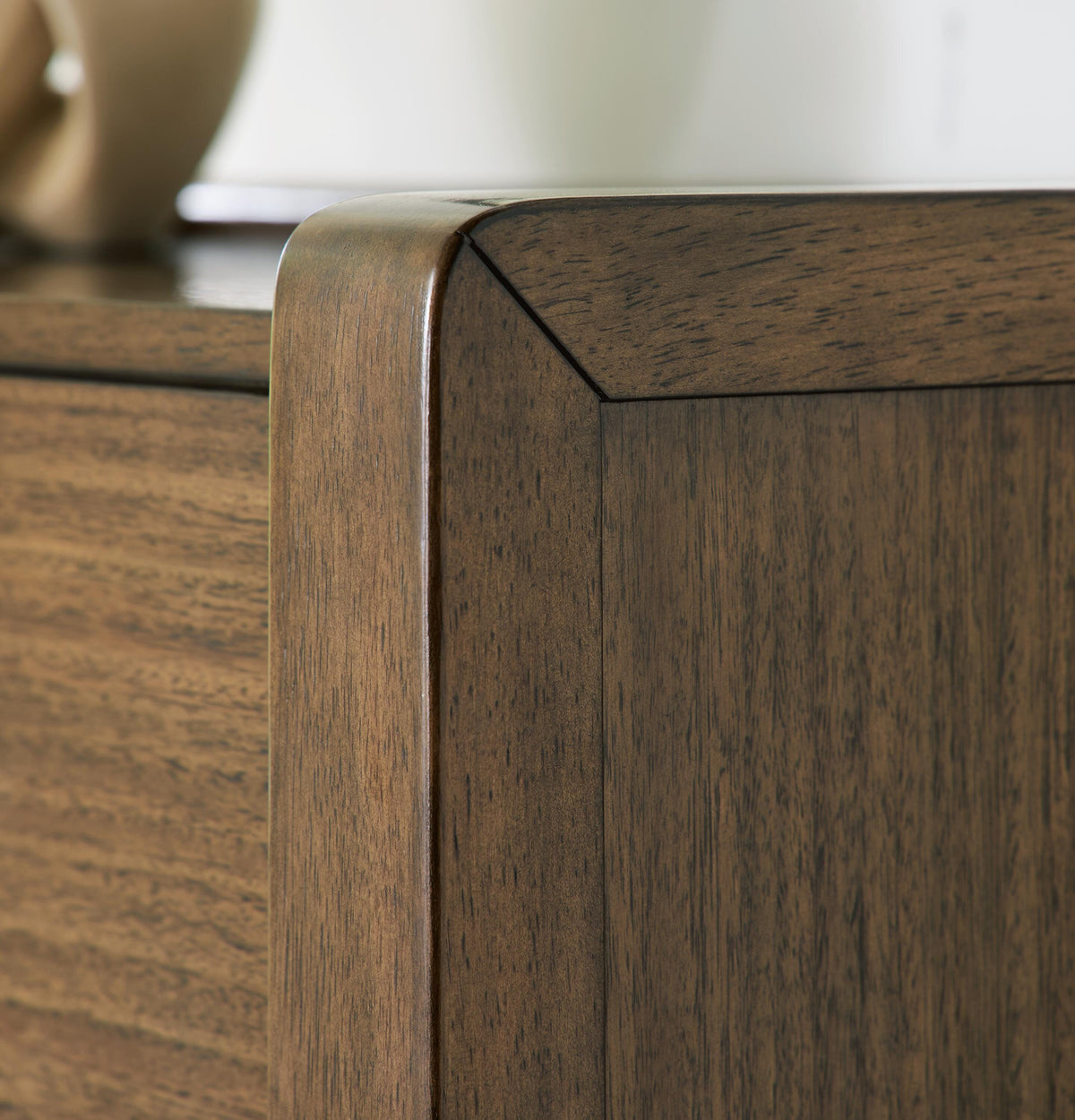 Marxmore Chest of Drawers - B863-46 - finish or detail (supplier image 6)