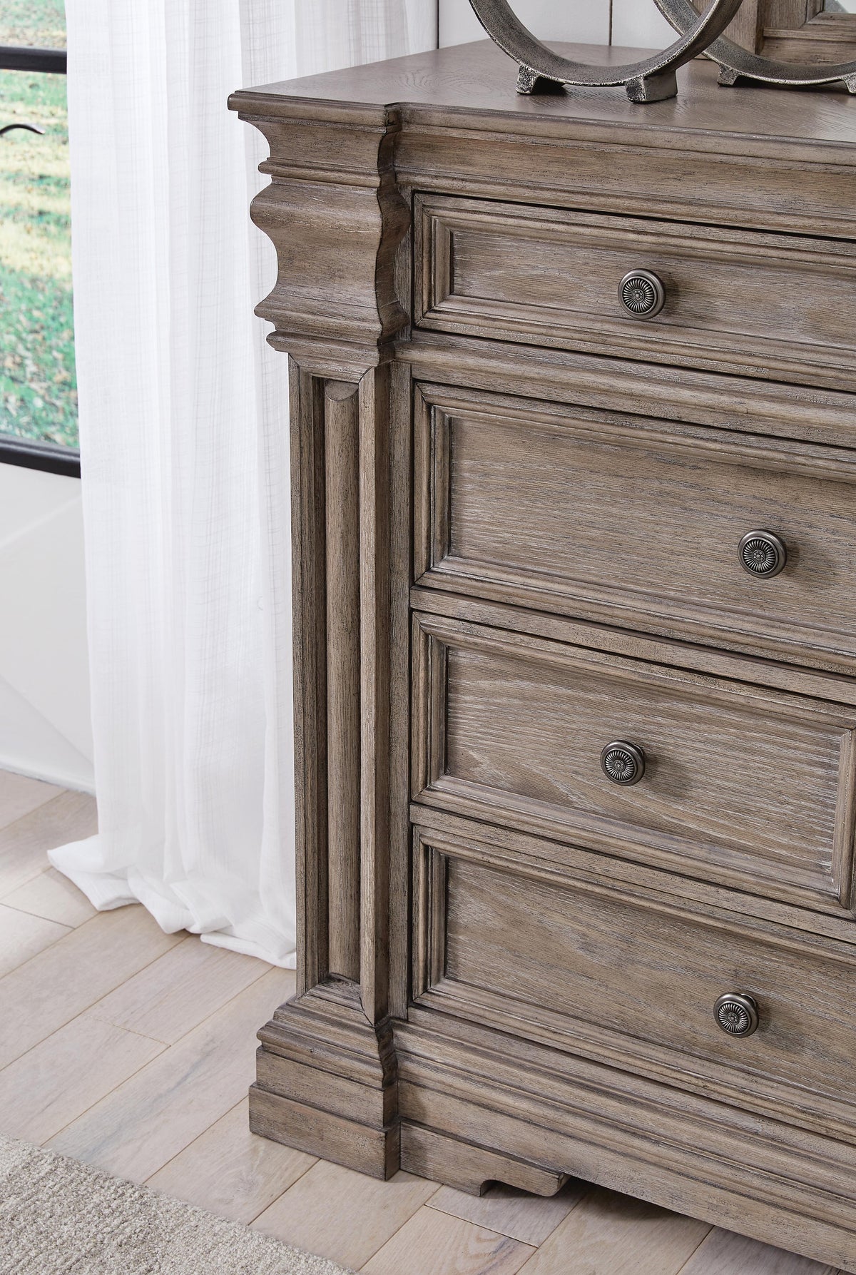 Blairhurst Dresser - B916-31 - finish or detail (supplier image 7)