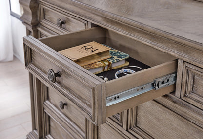 Blairhurst Dresser - B916-31 - finish or detail (supplier image 8)