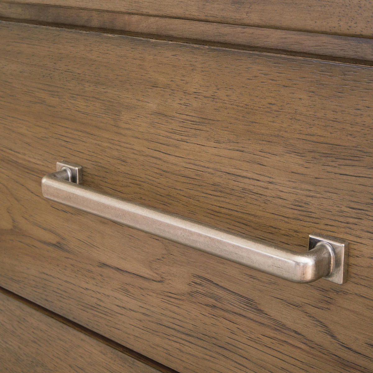 Cabalynn Dresser - B974-31 - finish or detail (supplier image 10)
