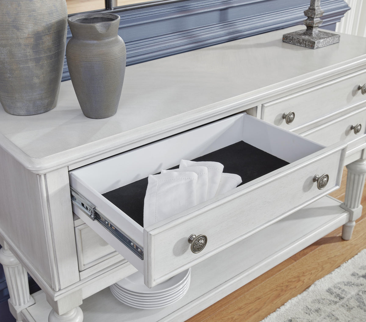 Montelaine Dining Server - D795-60 - finish or detail (supplier image 7)