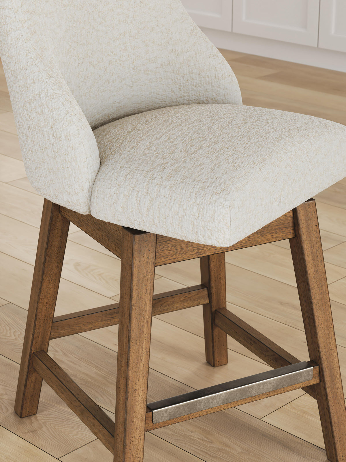 Cabalynn Bar Stools (Set of 2) - D974-324X2 - finish or detail (supplier image 25)