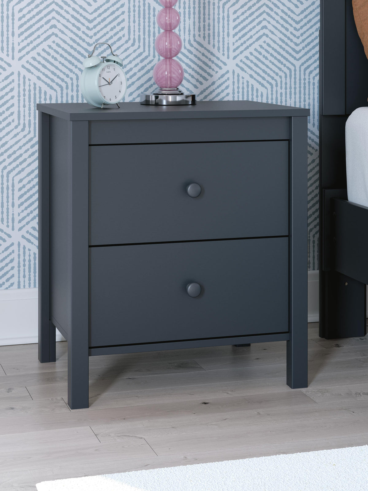 Simmenfort Nightstand - EB1528-292 - product view or room setting; only nightstand included (supplier image 2)