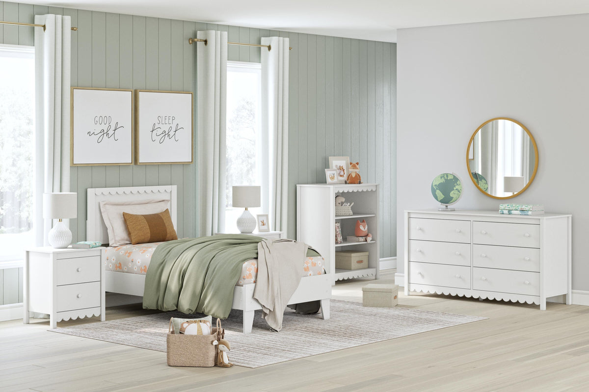Hallityn Panel Platform Bed