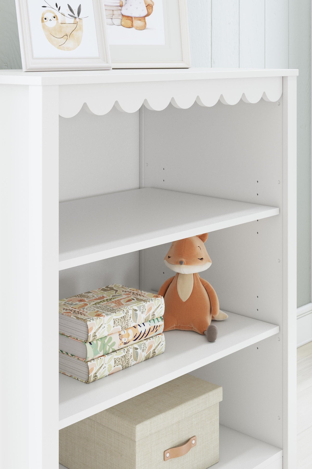 Hallityn Bookcase - EB1810-230 - finish or detail (supplier image 9)