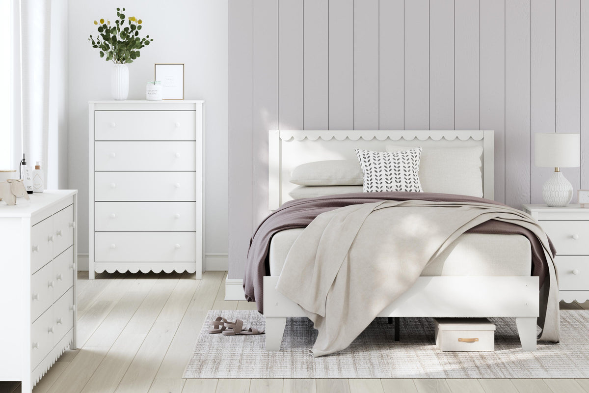 Hallityn Chest of Drawers - EB1810-245 - product view or room setting; only chest included (supplier image 11)