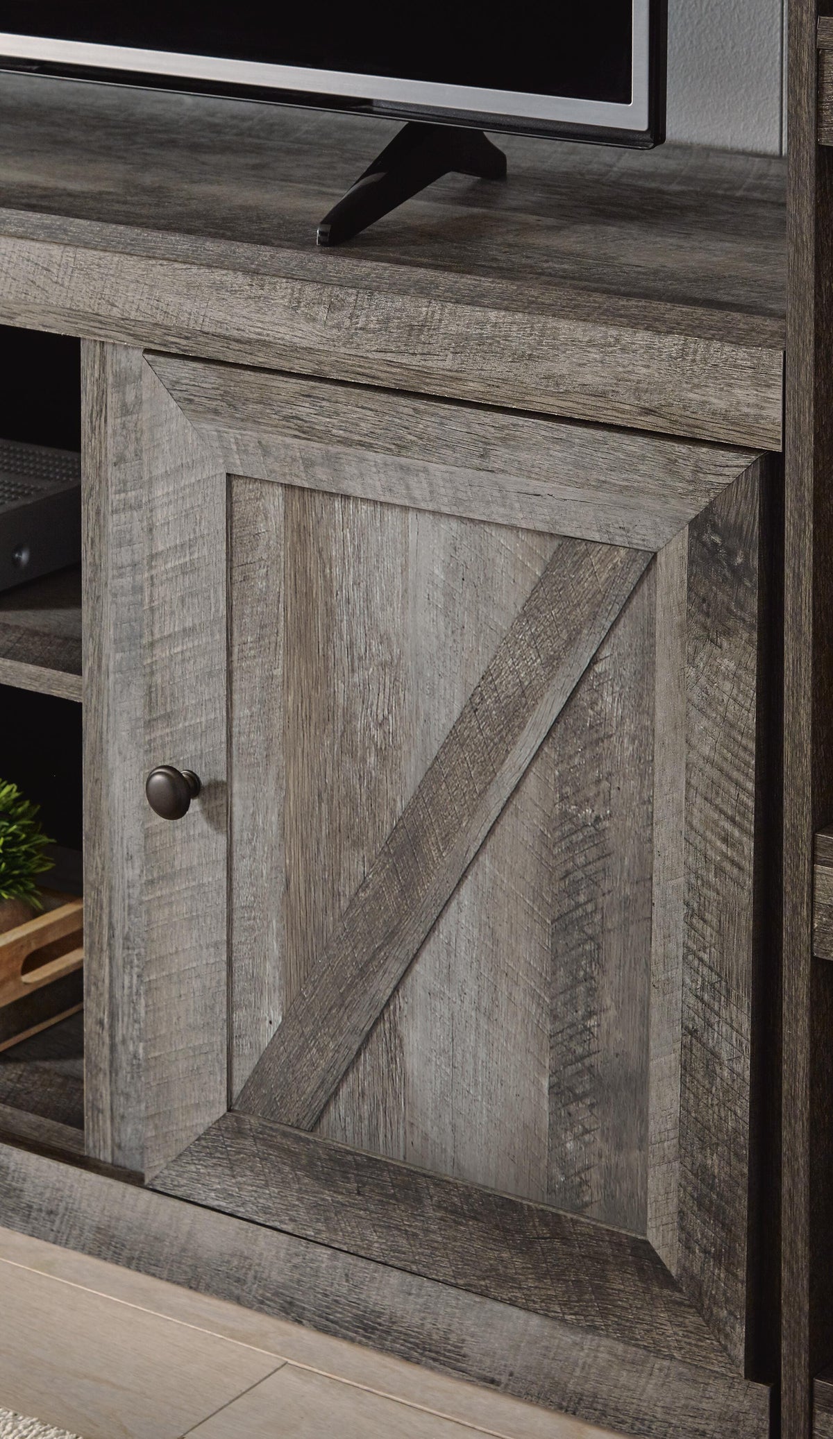 Wynnlow 60" TV Stand - EW0440-268 - finish or detail (supplier image 7)