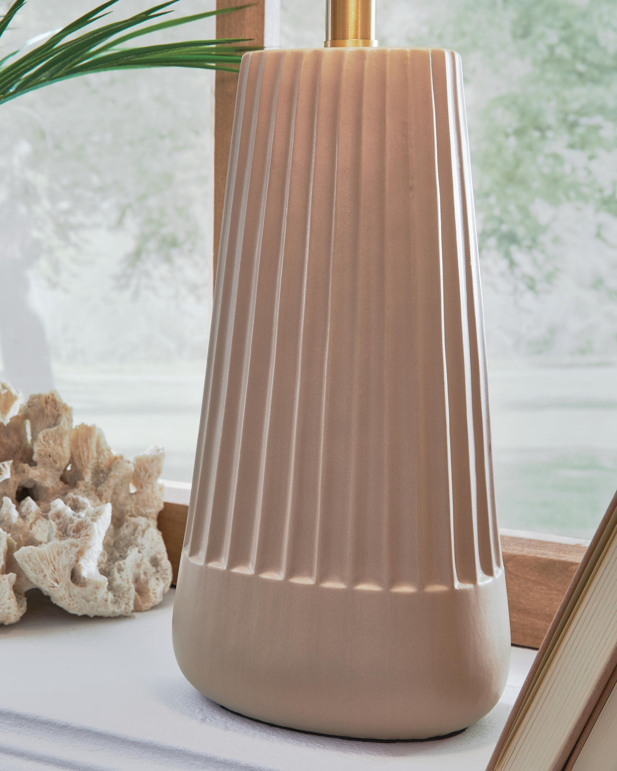 Dellner Table Lamp - L100854 - finish or detail (supplier image 3)