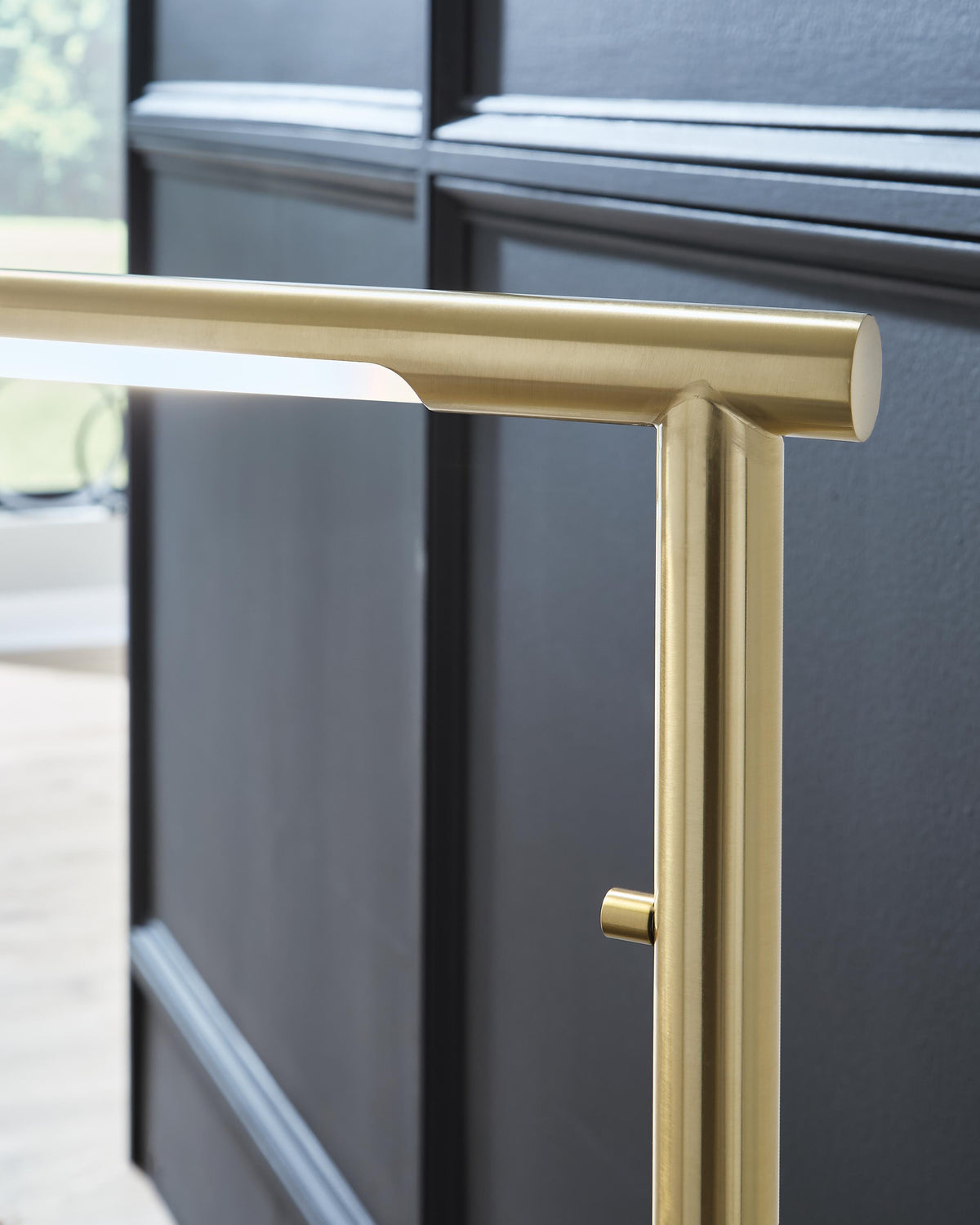 Santiford Floor Lamp - L206121 - finish or detail (supplier image 4)