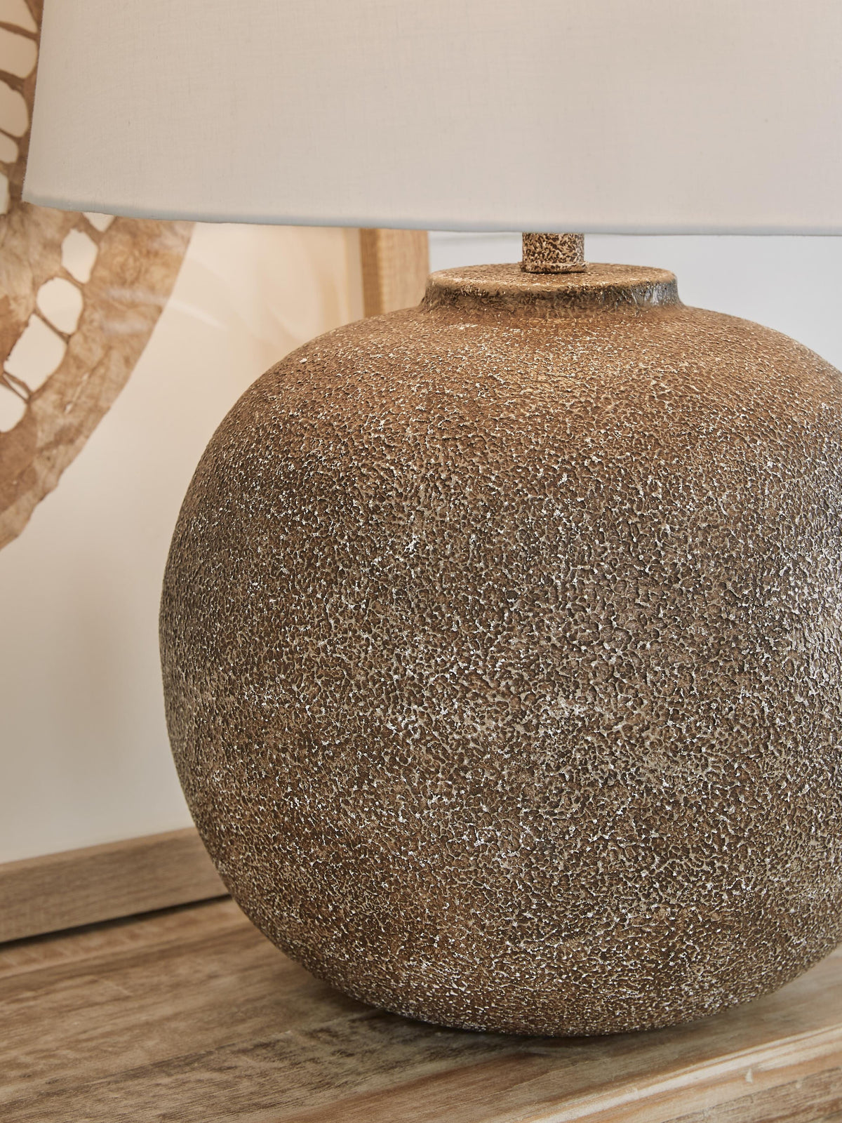 Neavesboro Table Lamp