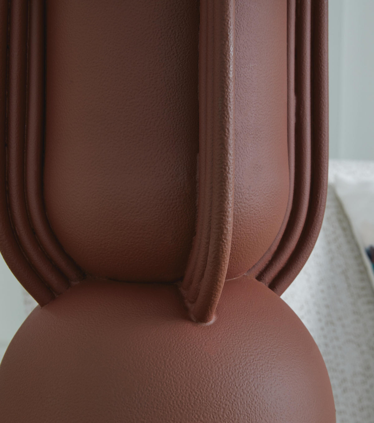 Rowandale Table Lamp - L207534 - finish or detail (supplier image 4)