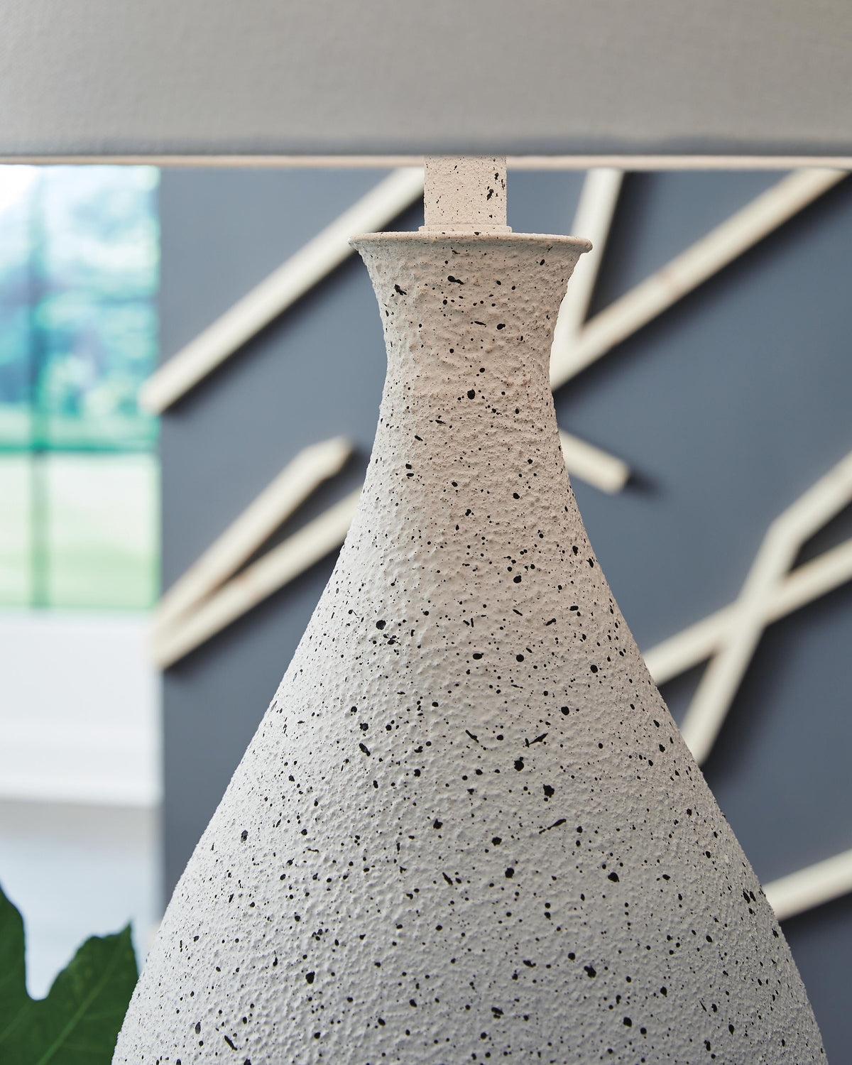 Wyattford Table Lamp - L207614 - finish or detail (supplier image 3)