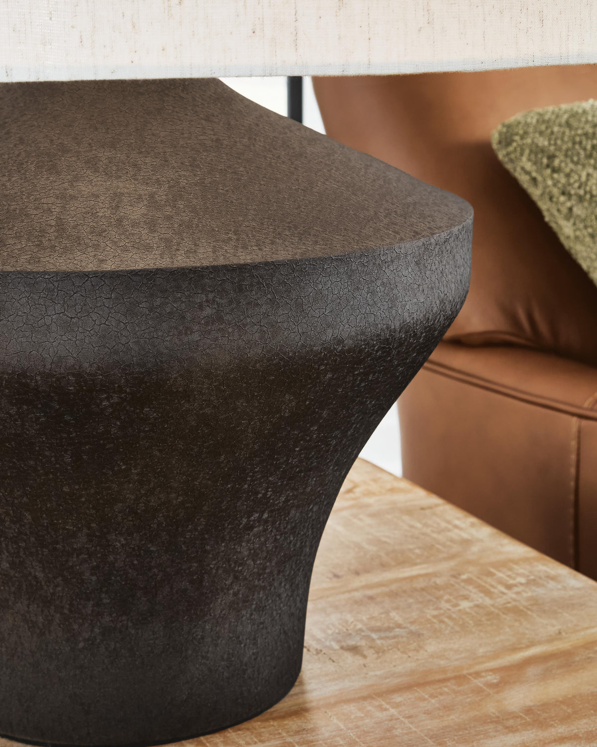 Dolanham Table Lamp - L207674 - finish or detail (supplier image 3)