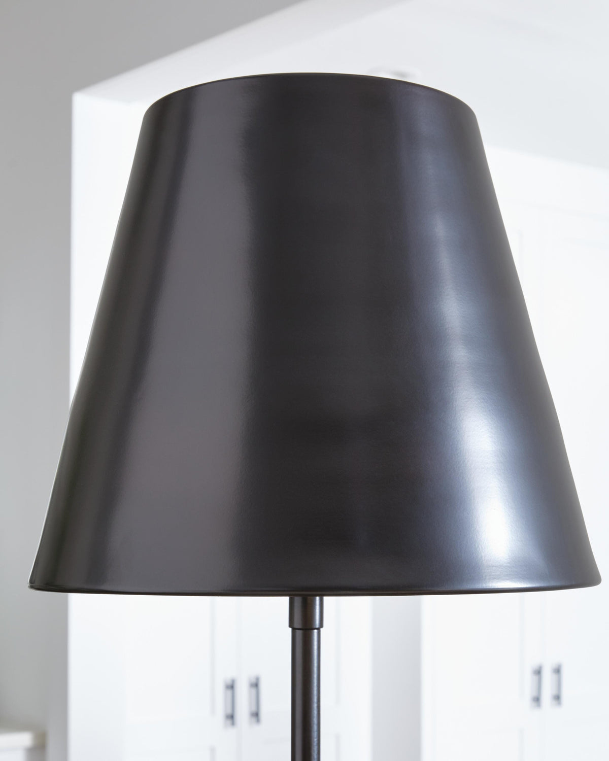 Wimner Floor Lamp - L208461 - finish or detail (supplier image 3)