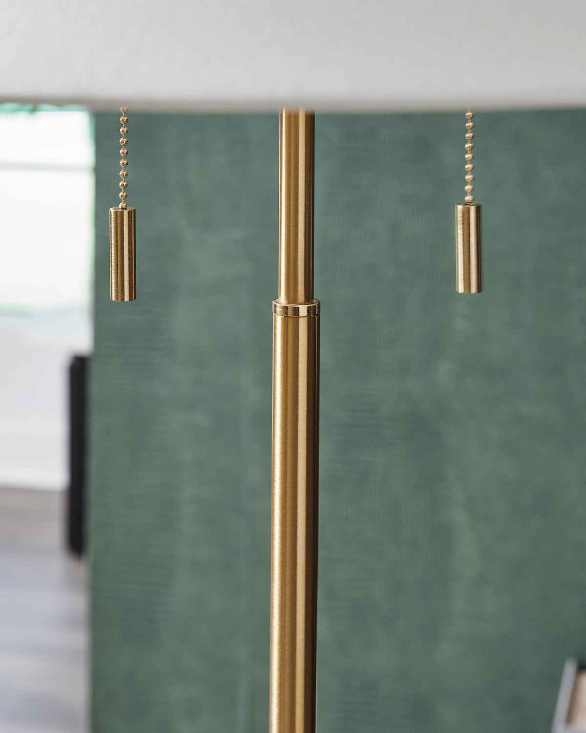 Haigwood Floor Lamp - L208471 - finish or detail (supplier image 3)