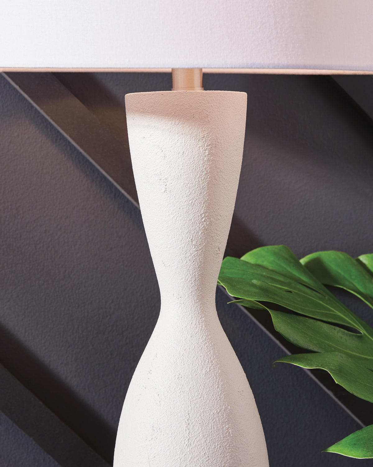 Davinford Table Lamp - L236004 - finish or detail (supplier image 3)