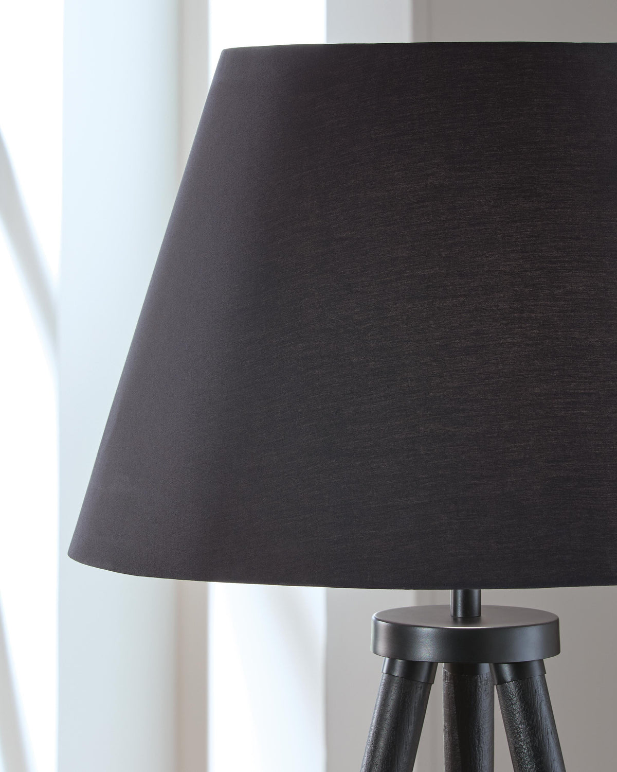 Orhan Floor Lamp - L329121 - finish or detail (supplier image 3)