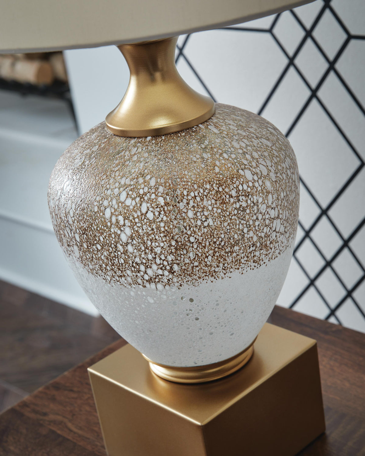 Tavisburg Table Lamp - L430894 - finish or detail (supplier image 3)