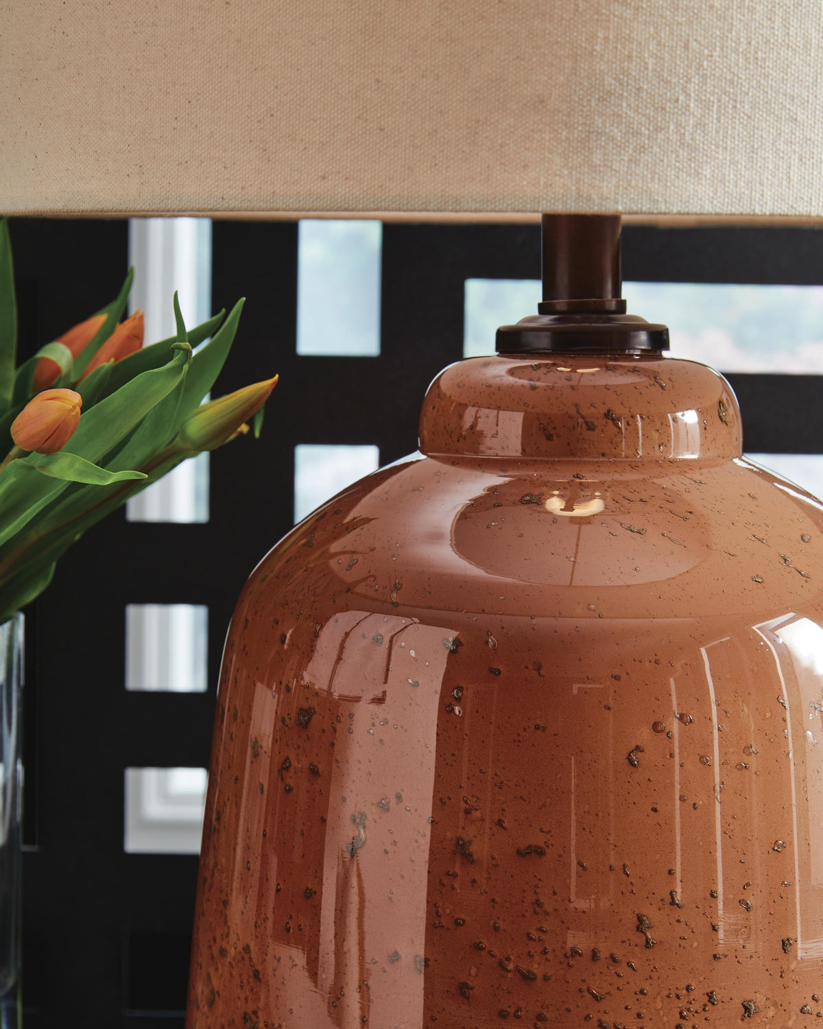 Aaleahya Table Lamp - L430904 - finish or detail (supplier image 3)