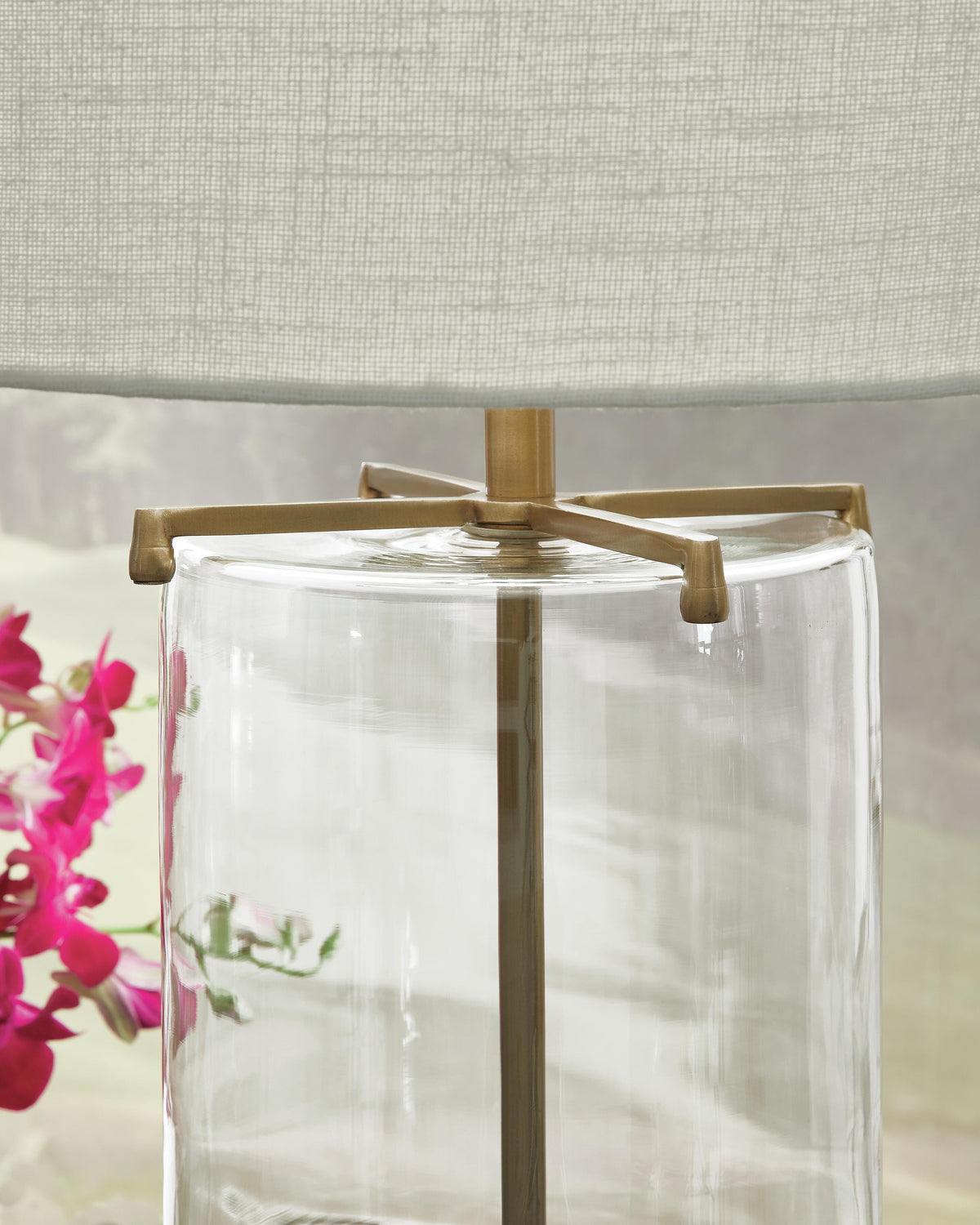 Gizeh Table Lamp - L430954 - finish or detail (supplier image 3)