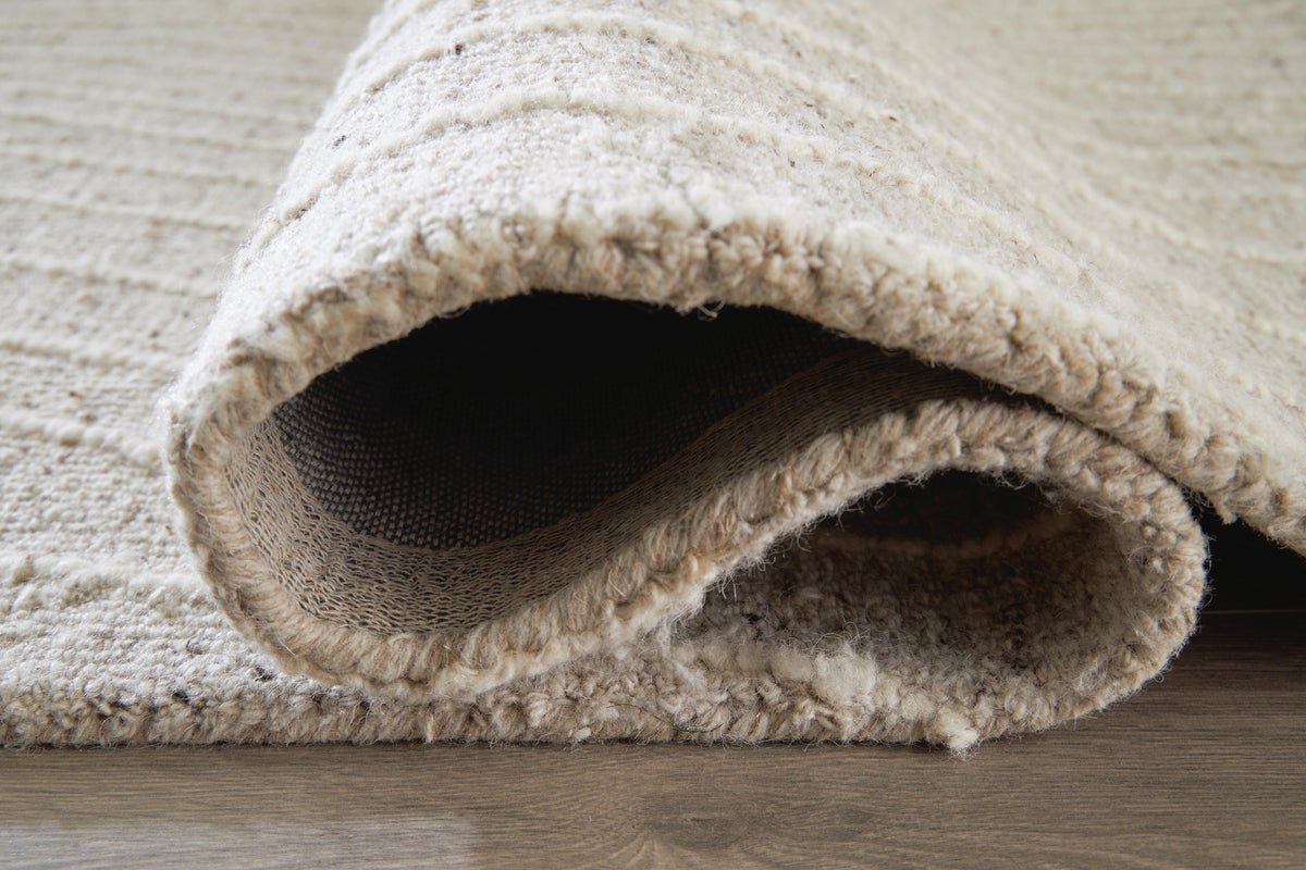 Varahill Area Rug - R406932, R406931 - finish or detail (supplier image 4)