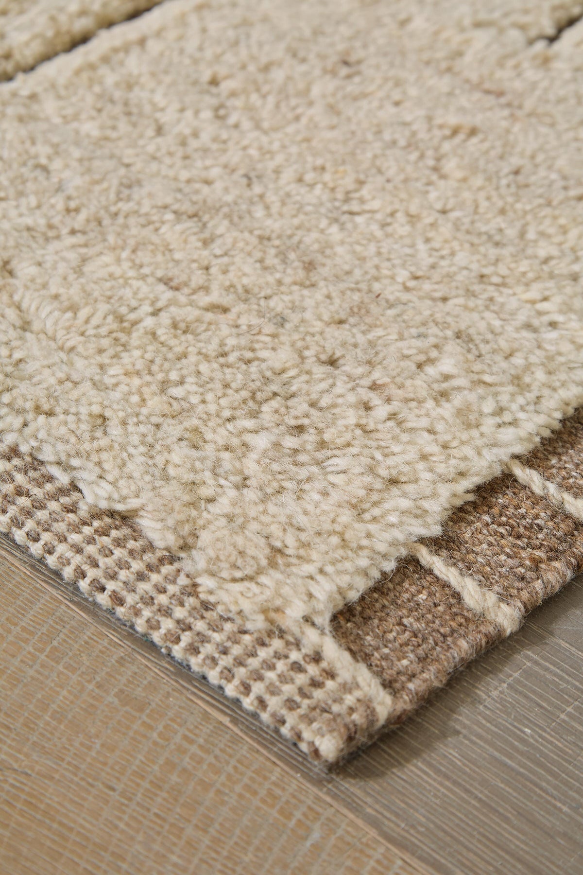 Clayman Area Rug - R408341, R408342, R408340 - finish or detail (supplier image 3)