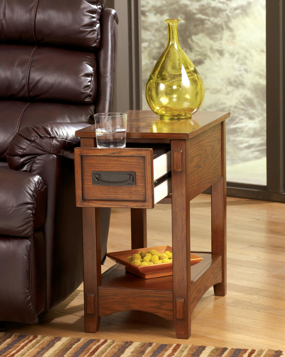 Breegin Chairside End Table - T007-319 - product view or room setting; only end table included (supplier image 24)