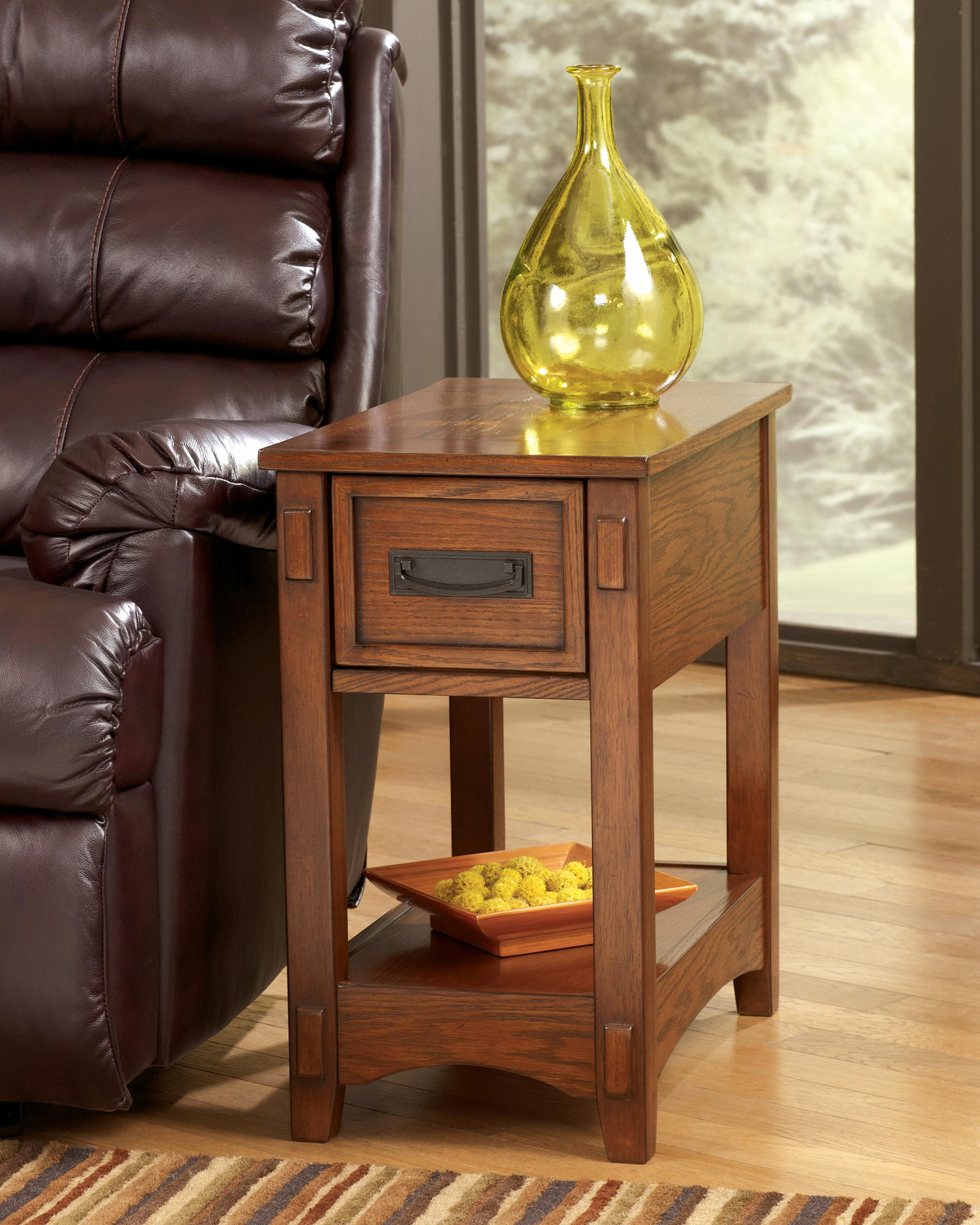 Breegin Chairside End Table - T007-319 - product view or room setting; only end table included (supplier image 22)