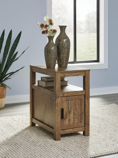 Fendenmore Chairside End Table - T190-117 - product view or room setting; only end table included (supplier image 11)