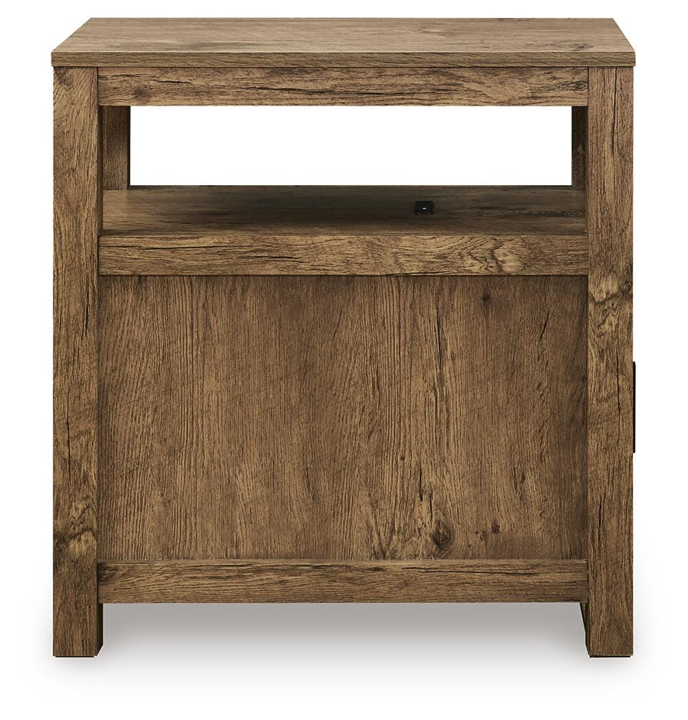 Fendenmore Chairside End Table - T190-117 - product view or room setting; only end table included (supplier image 14)