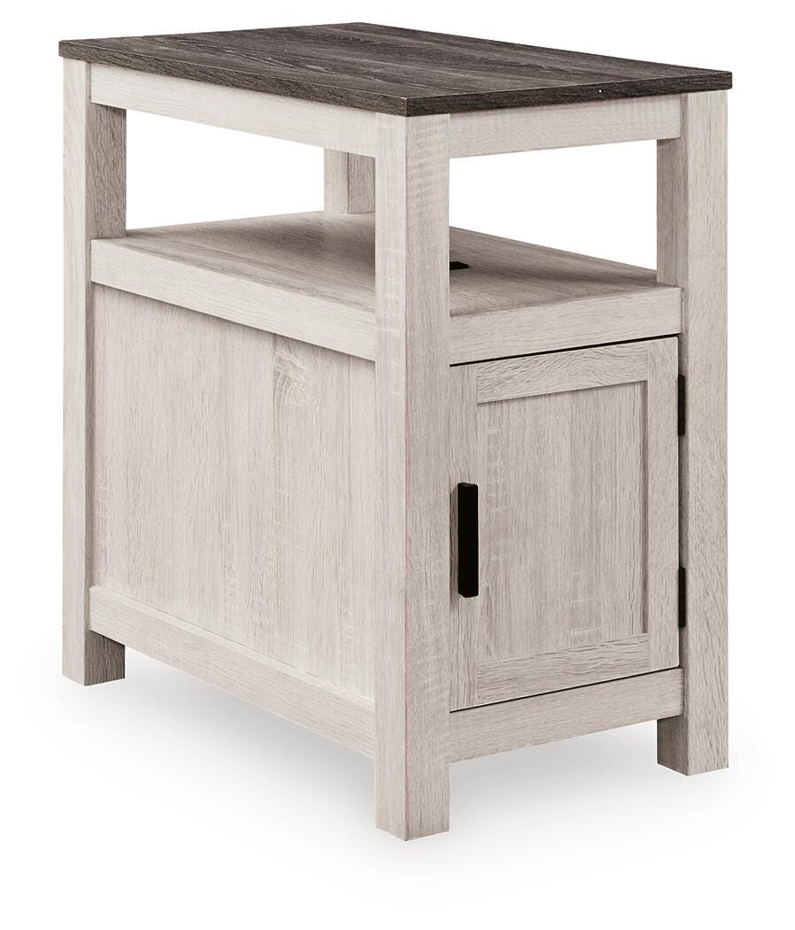 Fendenmore Chairside End Table - T190-217 - product view or room setting; only end table included (supplier image 19)