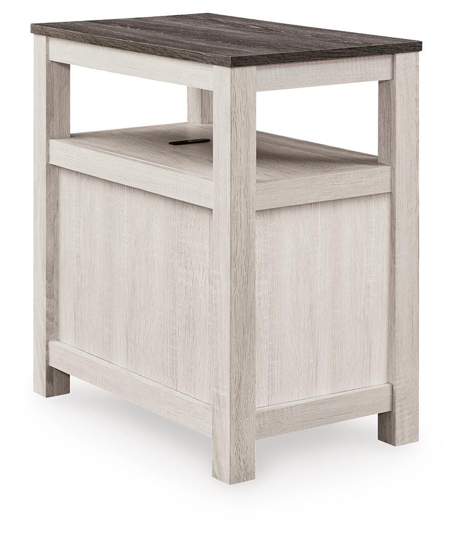 Fendenmore Chairside End Table - T190-217 - product view or room setting; only end table included (supplier image 24)