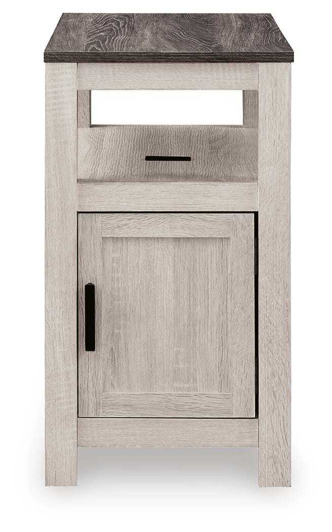 Fendenmore Chairside End Table - T190-217 - product view or room setting; only end table included (supplier image 22)