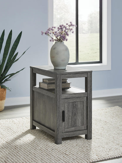 Fendenmore Chairside End Table - T190-317 - product view or room setting; only end table included (supplier image 2)