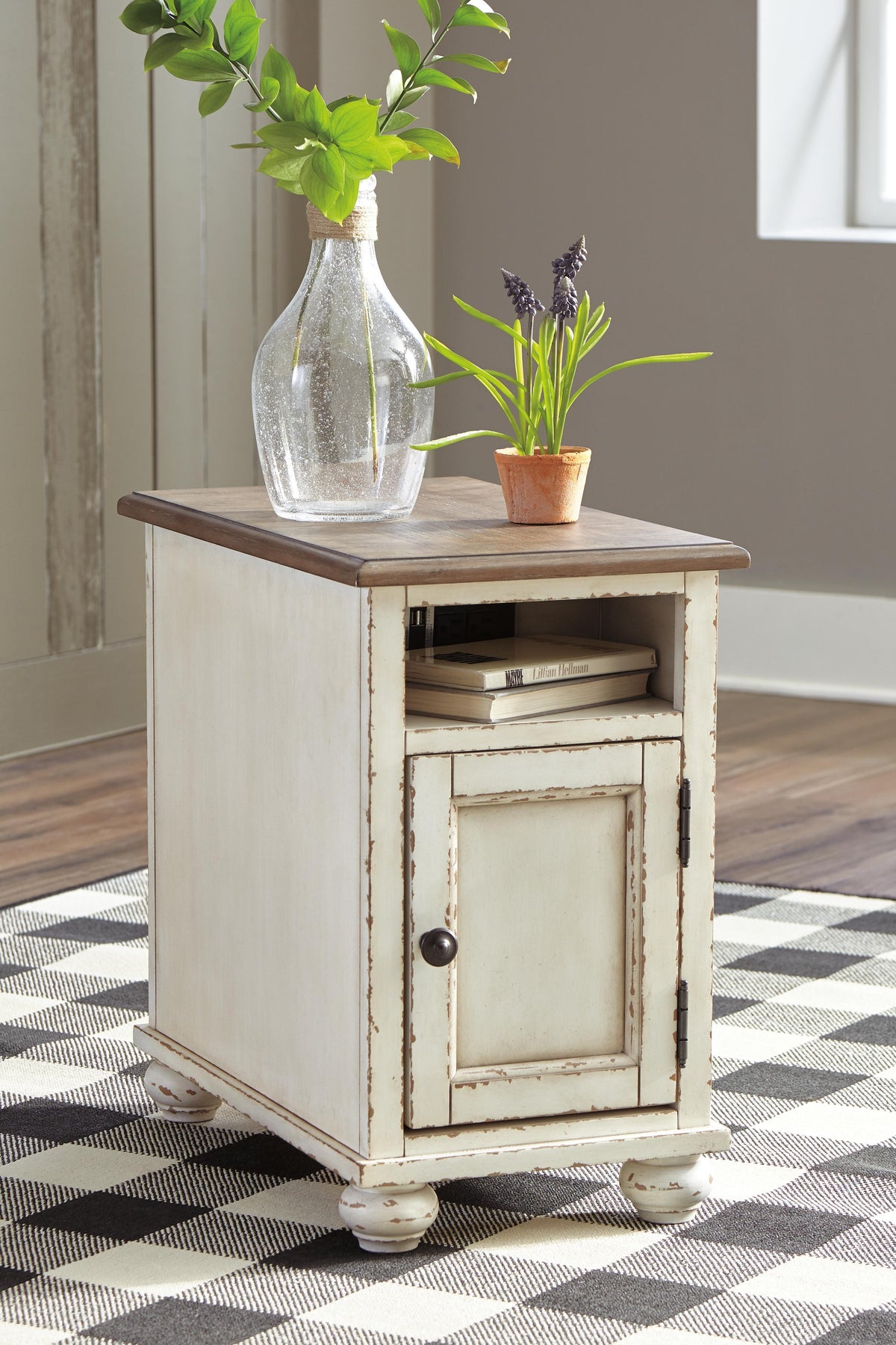 Realyn Chairside End Table - T523-7 - product view or room setting; only end table included (supplier image 3)