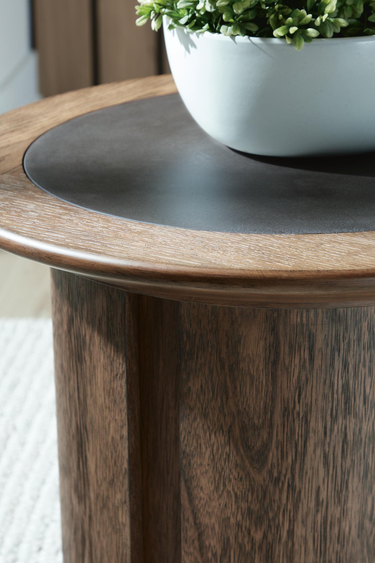Dontayne End Table - T563-6 - finish or detail (supplier image 5)