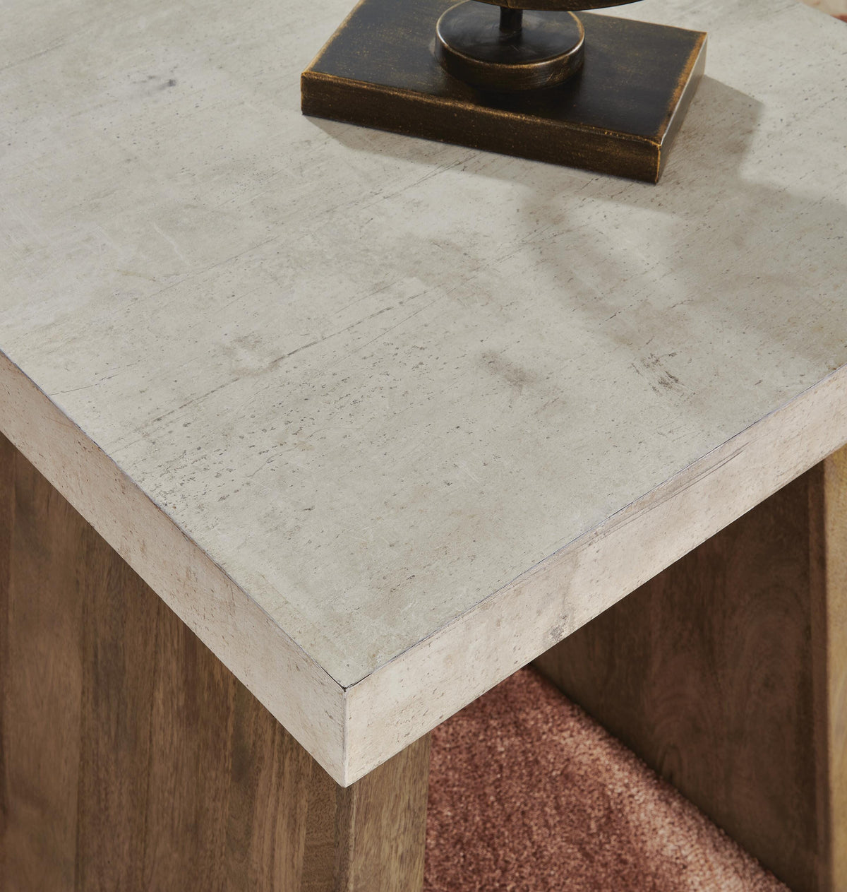 Brendalhouse End Table - T642-2 - finish or detail (supplier image 5)