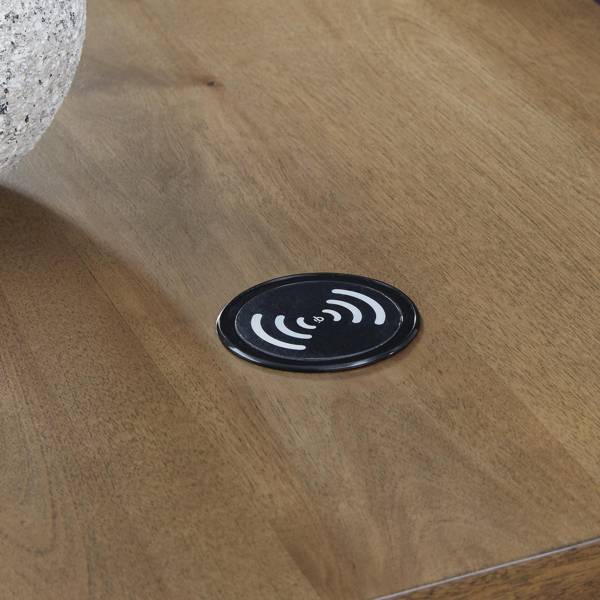 Torlanta Coffee Table and 2 End Tables - T686T1 - finish or detail (supplier image 17)