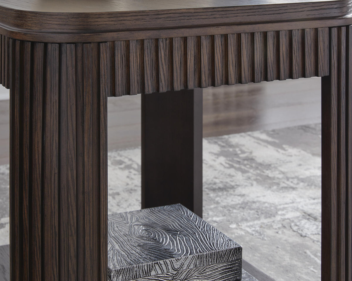 Carlibrie End Table - T700-3 - finish or detail (supplier image 6)