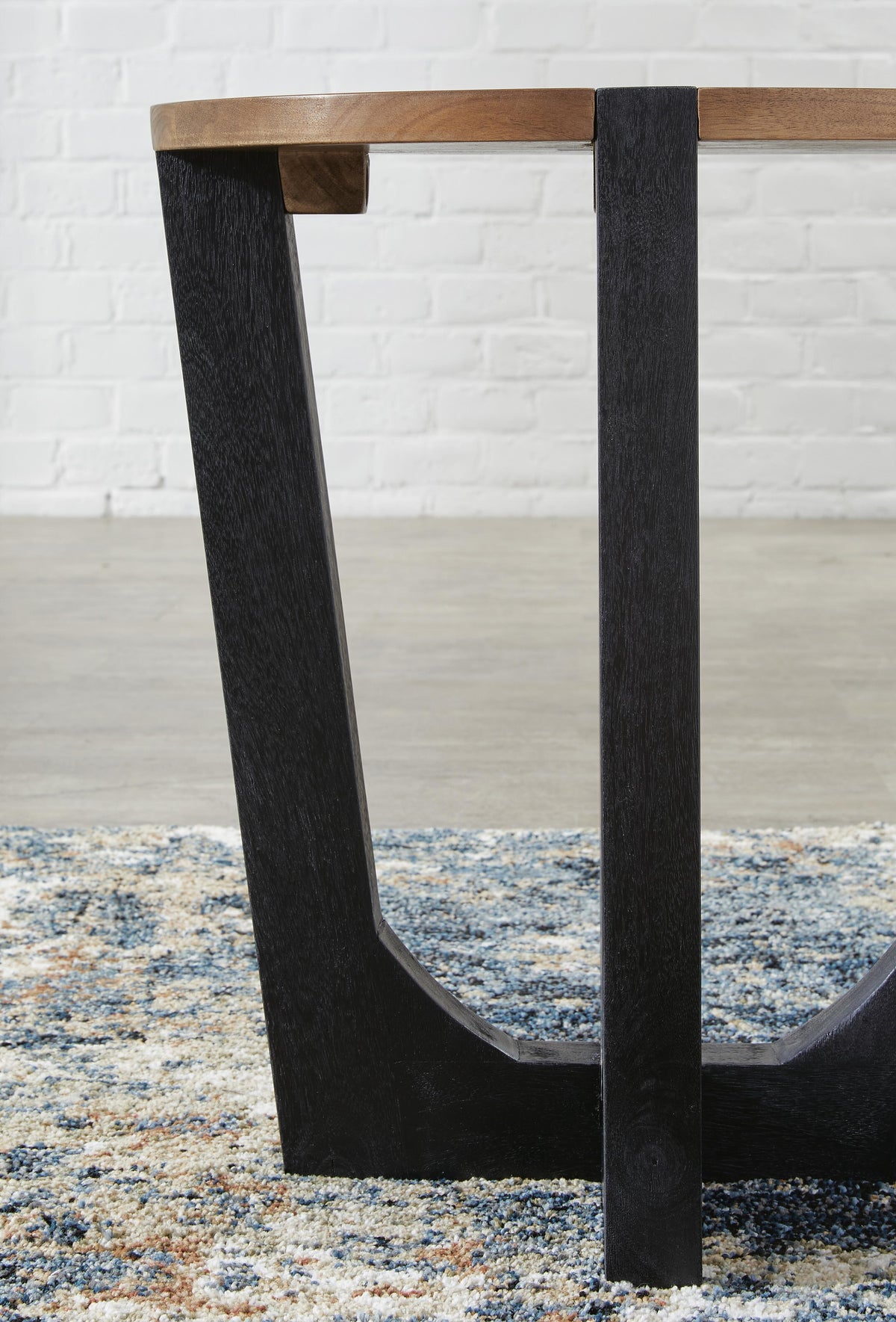 Hanneforth End Table - T726-6 - finish or detail (supplier image 5)