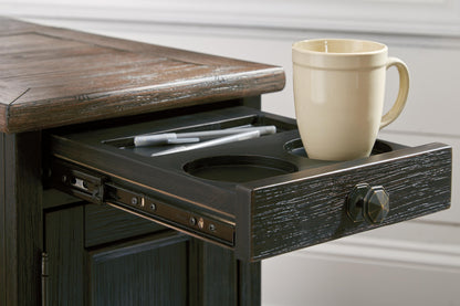 Tyler Creek Chairside End Table with USB Ports & Outlets - T736-7 - finish or detail (supplier image 10)