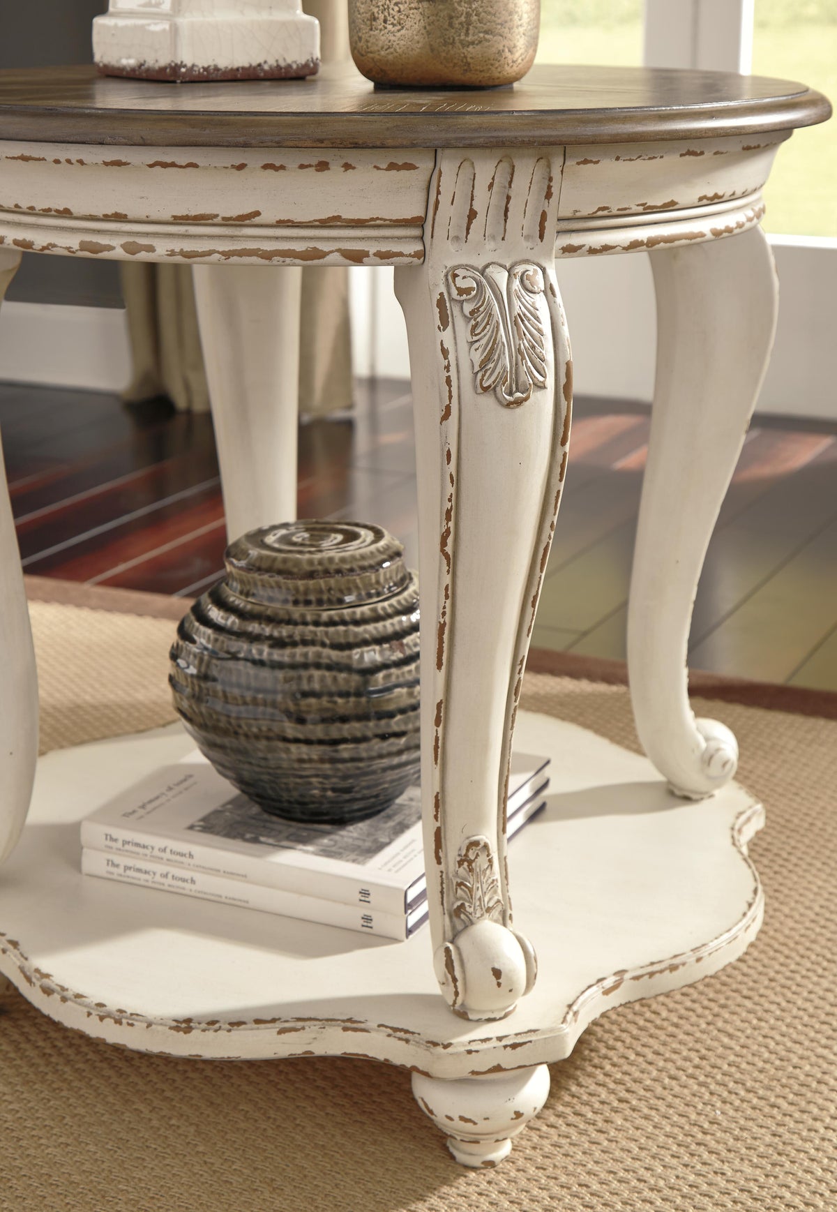Realyn End Table - T743-6 - finish or detail (supplier image 5)